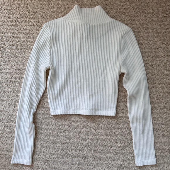 American Apparel Rib Long Sleeve Crop Turtleneck - Picture 3 of 7